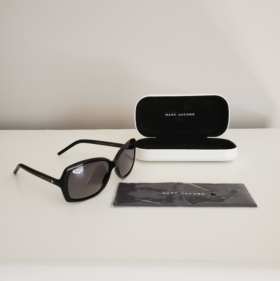 Marc Jacobs Accessories - Marc Jacobs sunglasses 67/s